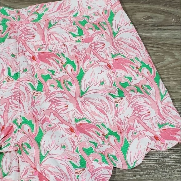 LILY Pulitzer pink, green, & white buttercup flamingo scalloped 5" shorts size 2 - Picture 6 of 8